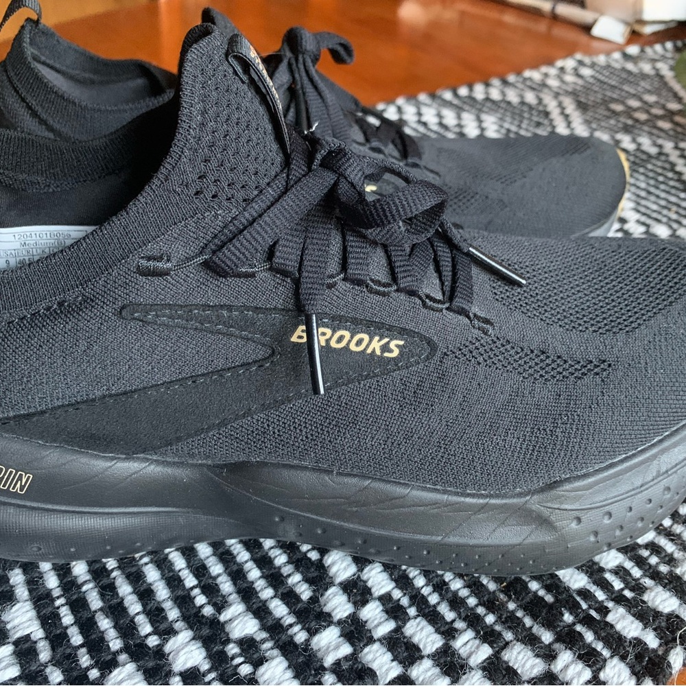 Brooks womens Black Athletic Shoes